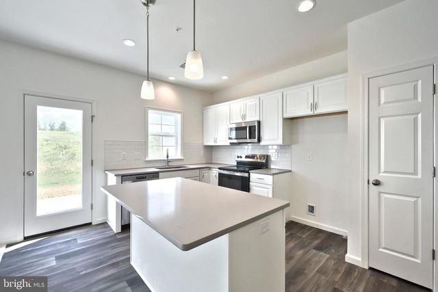 7857 BRIARWOOD DR, Harrisburg, PA 17112