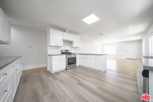 1011 S Plymouth Boulevard, Los Angeles, CA 90019