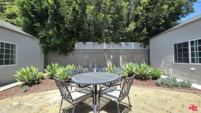 1011 S Plymouth Boulevard, Los Angeles, CA 90019