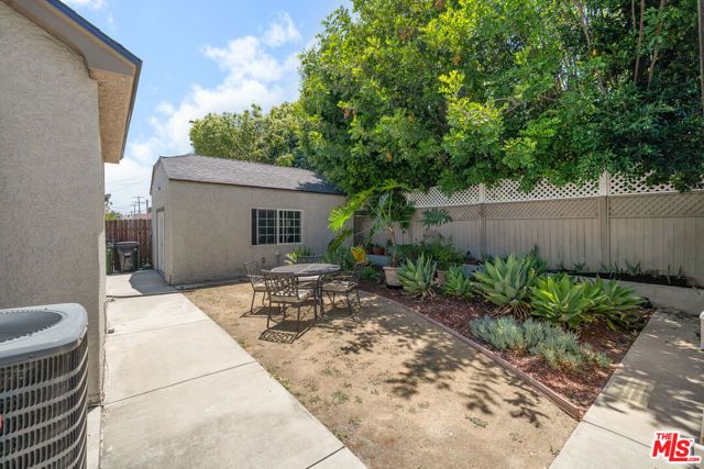 1011 S Plymouth Boulevard, Los Angeles, CA 90019