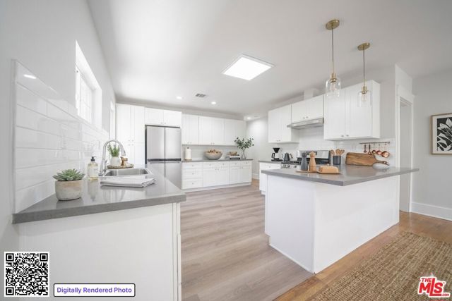 1011 S Plymouth Boulevard, Los Angeles, CA 90019
