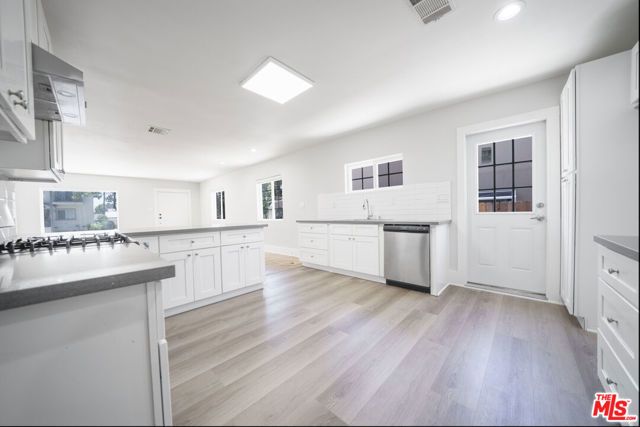1011 S Plymouth Boulevard, Los Angeles, CA 90019
