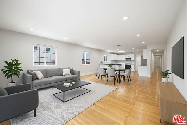 1011 S Plymouth Boulevard, Los Angeles, CA 90019