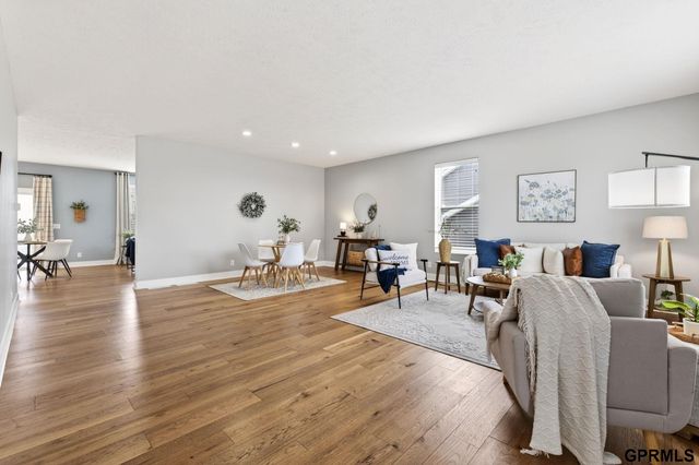 11517 Grissom Street, Papillion, NE 68046