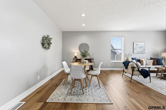 11517 Grissom Street, Papillion, NE 68046