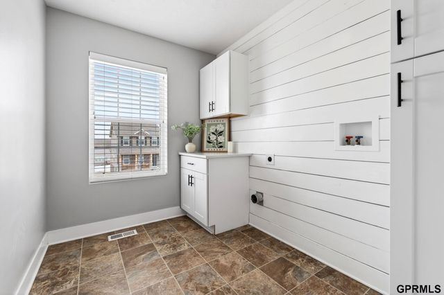 11517 Grissom Street, Papillion, NE 68046