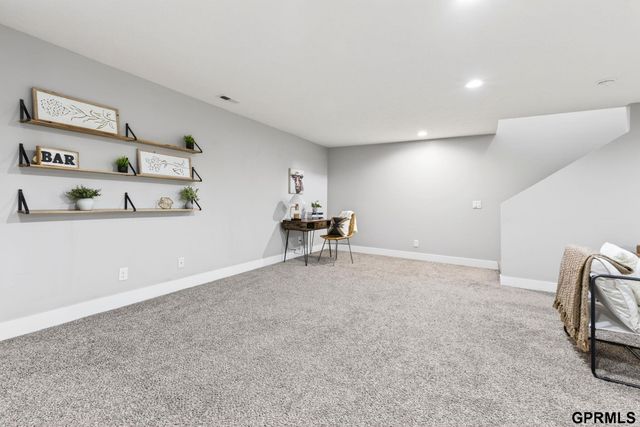 11517 Grissom Street, Papillion, NE 68046