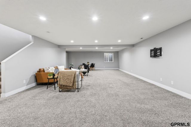 11517 Grissom Street, Papillion, NE 68046