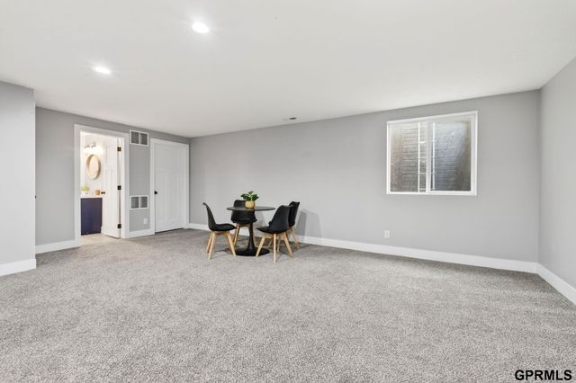 11517 Grissom Street, Papillion, NE 68046