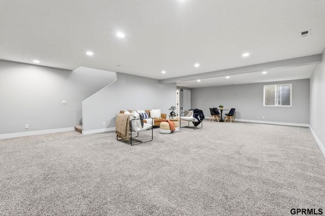 11517 Grissom Street, Papillion, NE 68046