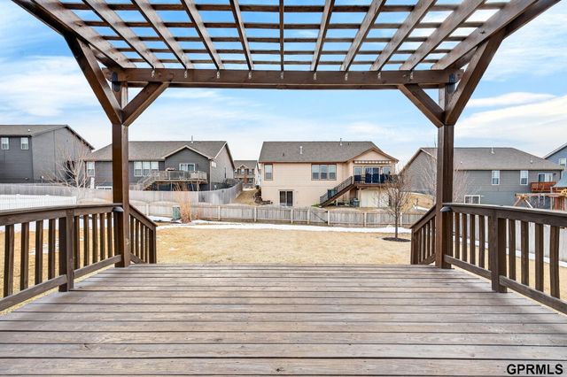 11517 Grissom Street, Papillion, NE 68046