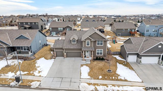 11517 Grissom Street, Papillion, NE 68046
