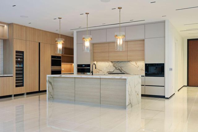 728 NE 17th Terrace, Fort Lauderdale, FL 33304