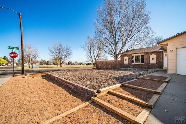 122 Regency Blvd, Pueblo, CO 81005