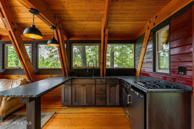 45 Rascals RD, Sandpoint, ID 83864