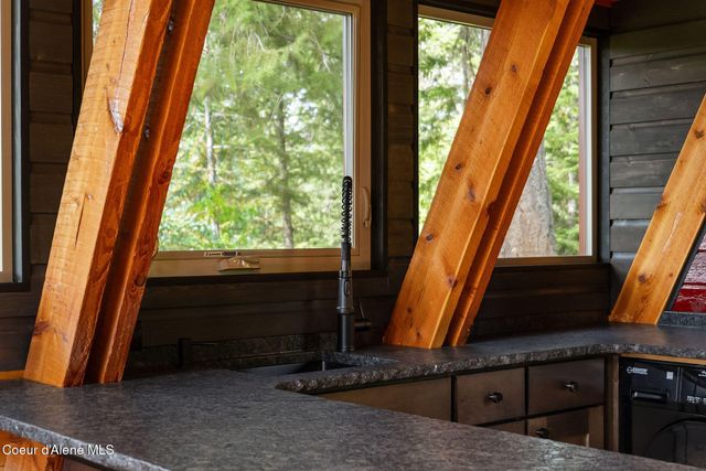 45 Rascals RD, Sandpoint, ID 83864