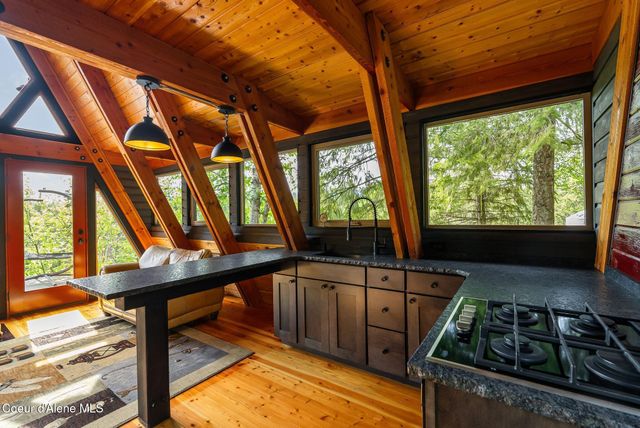 45 Rascals RD, Sandpoint, ID 83864