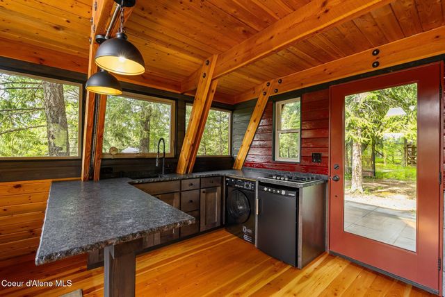 45 Rascals RD, Sandpoint, ID 83864