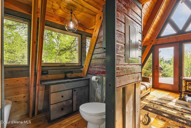 45 Rascals RD, Sandpoint, ID 83864
