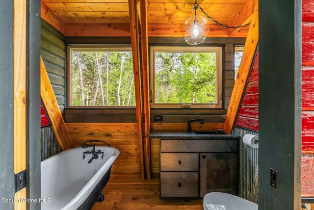 45 Rascals RD, Sandpoint, ID 83864