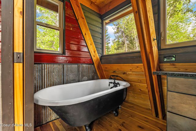 45 Rascals RD, Sandpoint, ID 83864