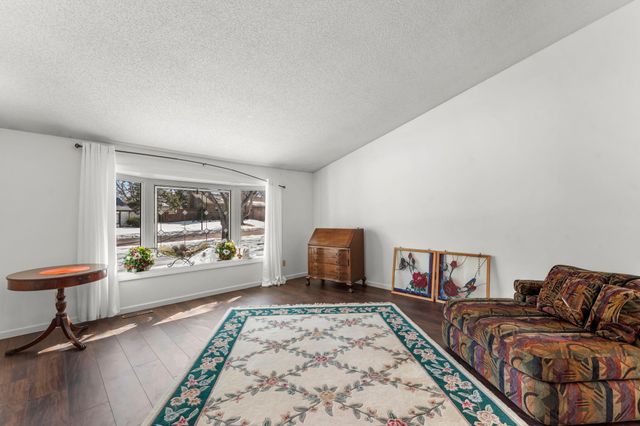 4927 Upper 148th Court, Apple Valley, MN 55124