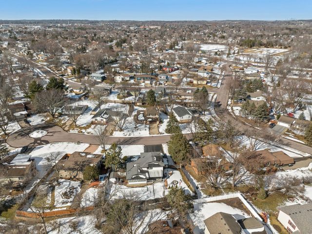 4927 Upper 148th Court, Apple Valley, MN 55124