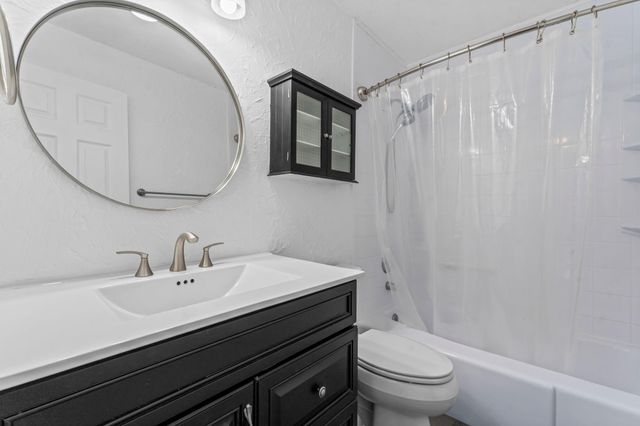 4927 Upper 148th Court, Apple Valley, MN 55124