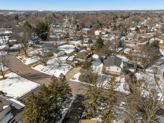 4927 Upper 148th Court, Apple Valley, MN 55124