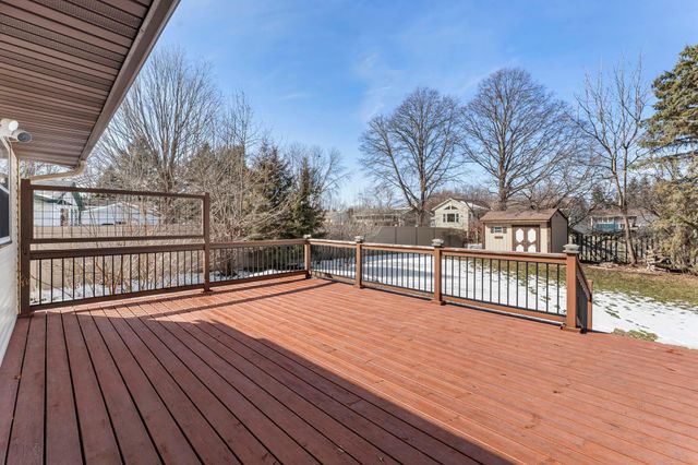 4927 Upper 148th Court, Apple Valley, MN 55124