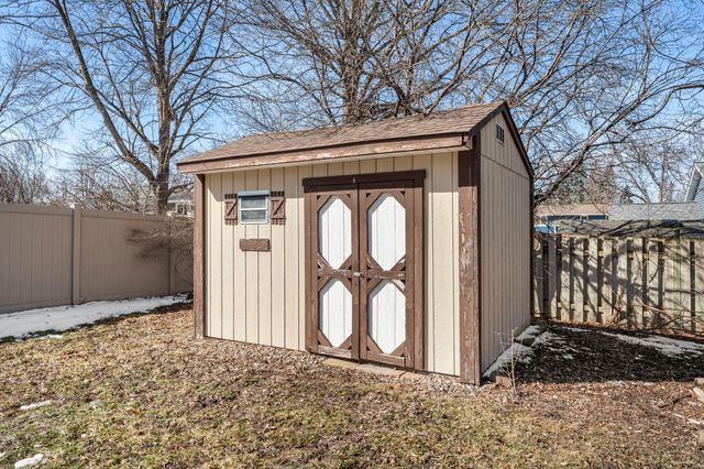 4927 Upper 148th Court, Apple Valley, MN 55124