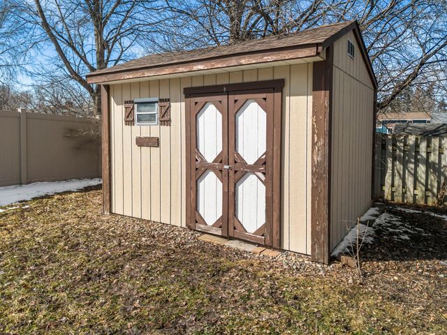 4927 Upper 148th Court, Apple Valley, MN 55124