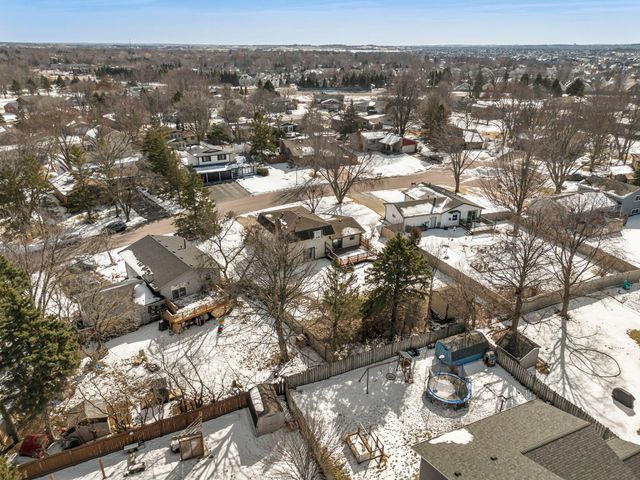 4927 Upper 148th Court, Apple Valley, MN 55124