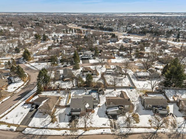 4927 Upper 148th Court, Apple Valley, MN 55124
