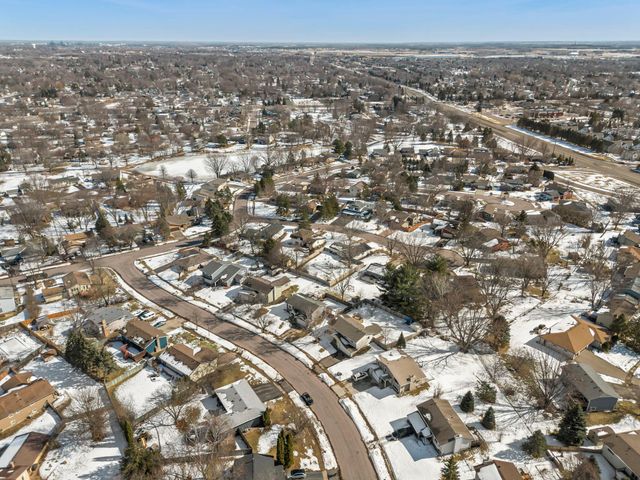 4927 Upper 148th Court, Apple Valley, MN 55124