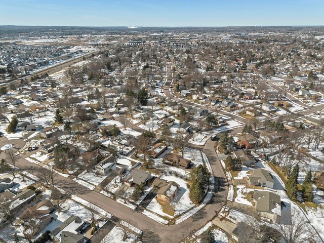 4927 Upper 148th Court, Apple Valley, MN 55124