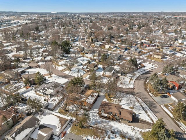 4927 Upper 148th Court, Apple Valley, MN 55124