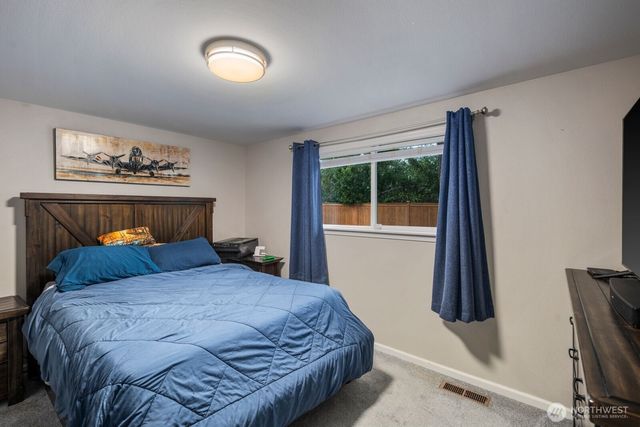 56 W Shore Avenue SW, Lakewood, WA 98498