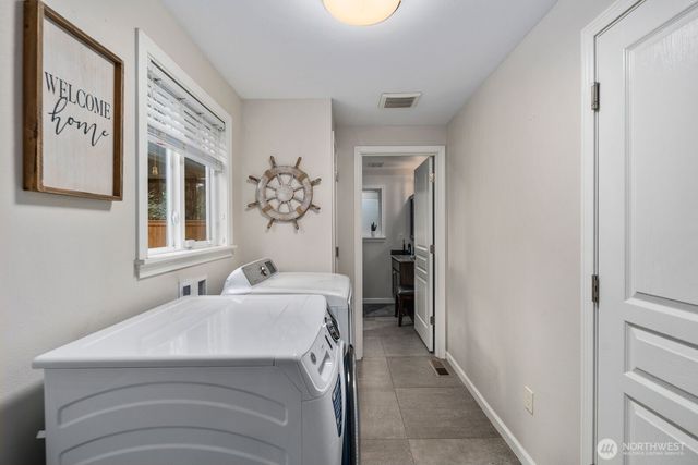 56 W Shore Avenue SW, Lakewood, WA 98498