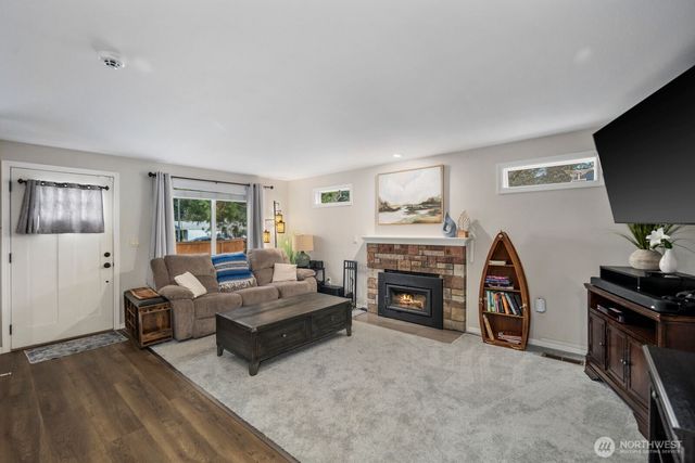 56 W Shore Avenue SW, Lakewood, WA 98498