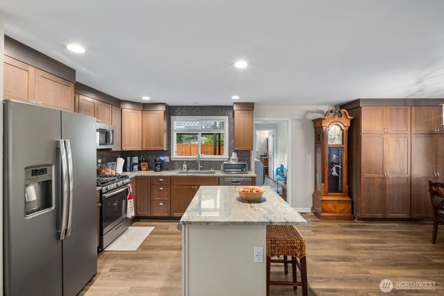 56 W Shore Avenue SW, Lakewood, WA 98498