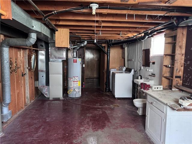 1313 N Cedar Crest Drive, Independence, MO 64056