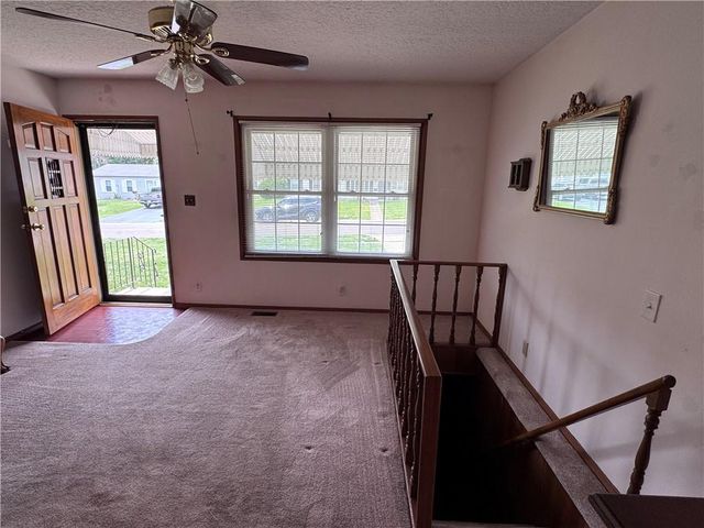 1313 N Cedar Crest Drive, Independence, MO 64056