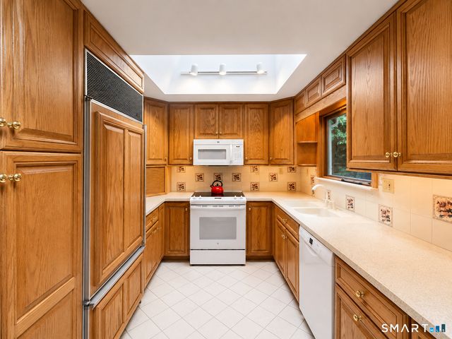 14 Indian Trail, Brookfield, CT 06804