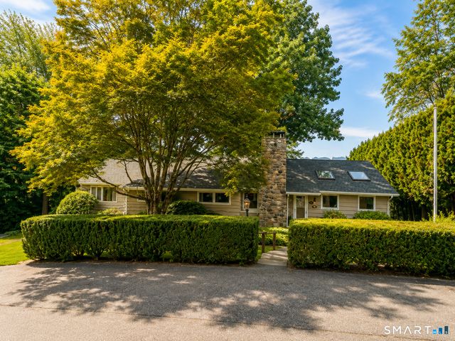 14 Indian Trail, Brookfield, CT 06804