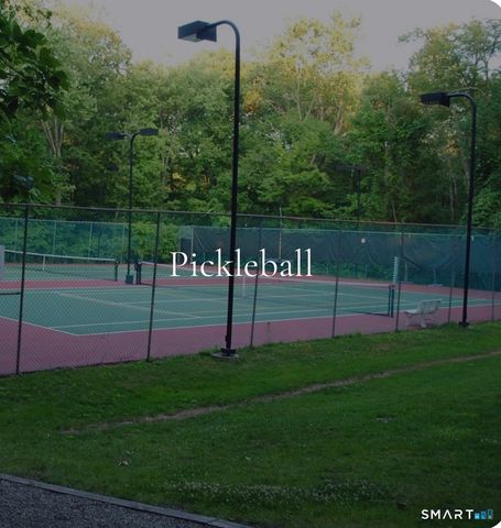14 Indian Trail, Brookfield, CT 06804