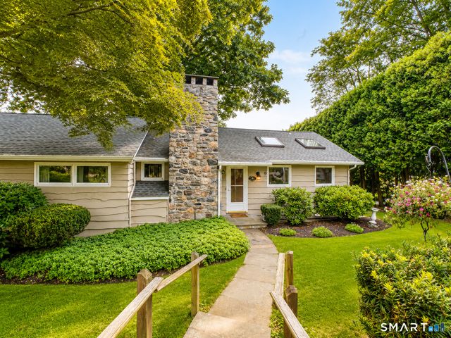 14 Indian Trail, Brookfield, CT 06804
