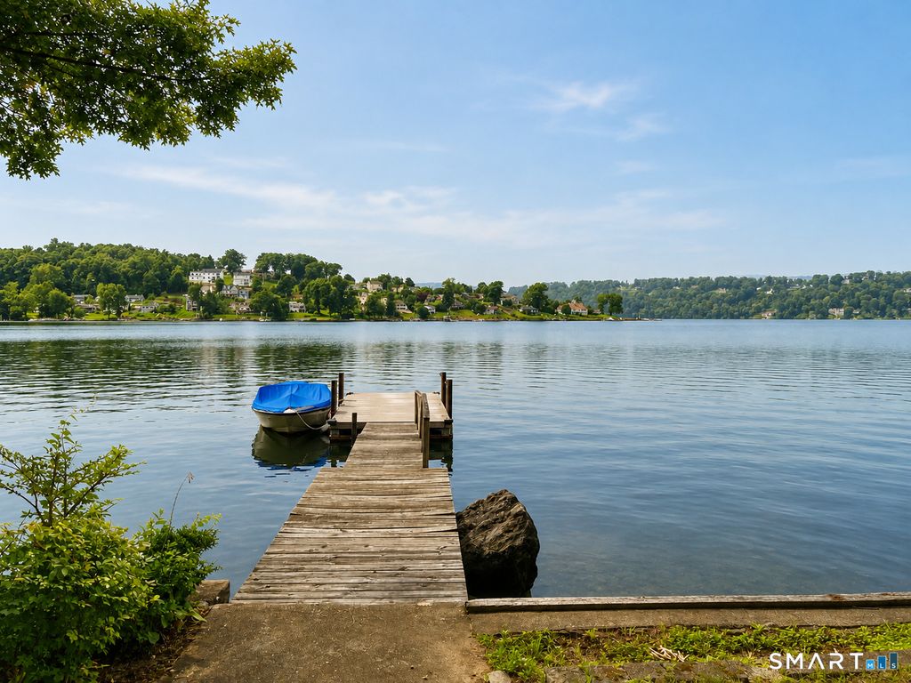 14 Indian Trail, Brookfield, CT 06804