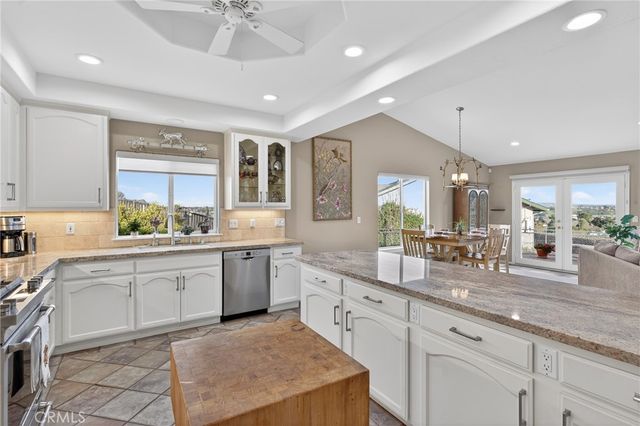 193 Blossom Court, Paso Robles, CA 93446