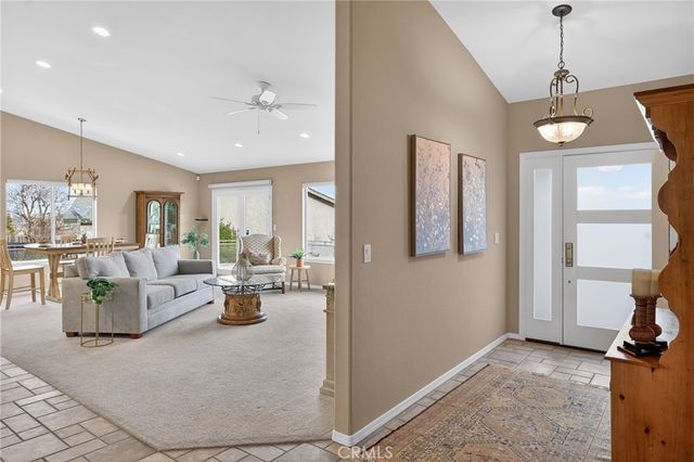 193 Blossom Court, Paso Robles, CA 93446